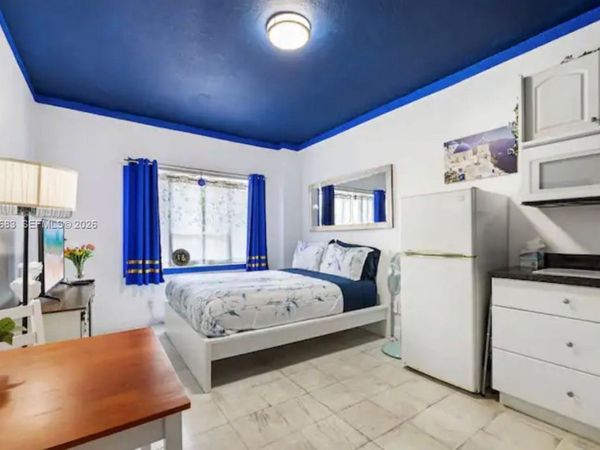 255 W 24th St , Unit 302, Miami Beach, FL 33140