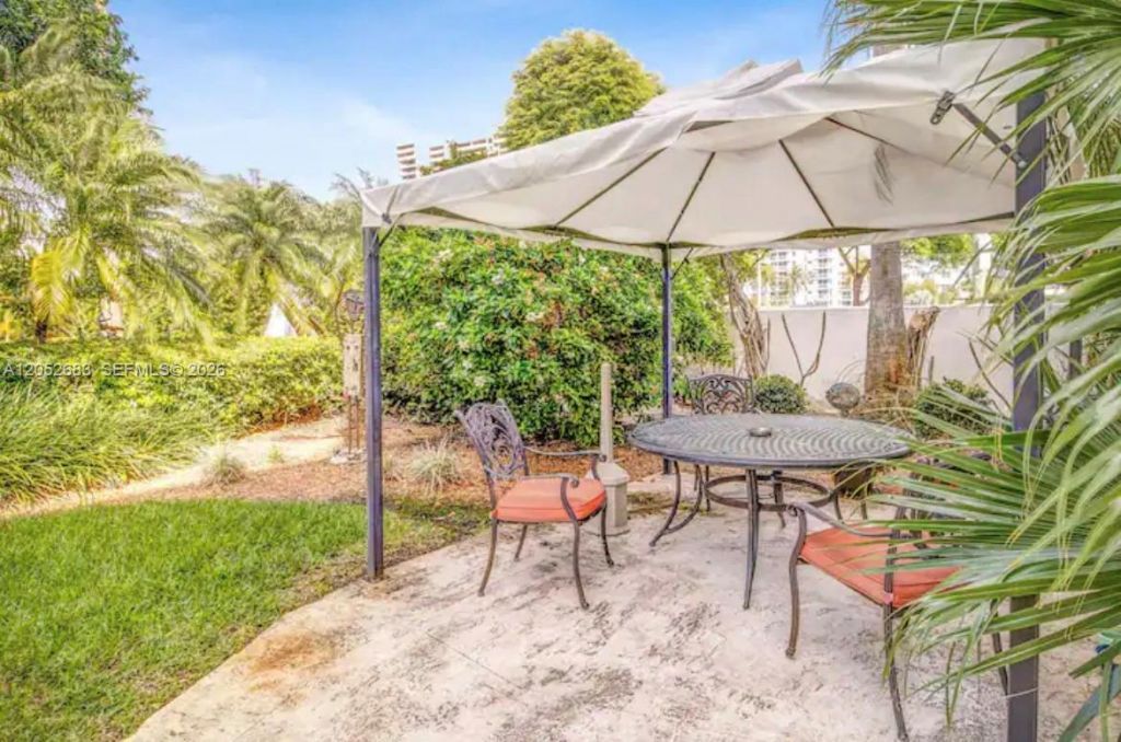 255 W 24th St , Unit 302, Miami Beach, FL 33140 Photo