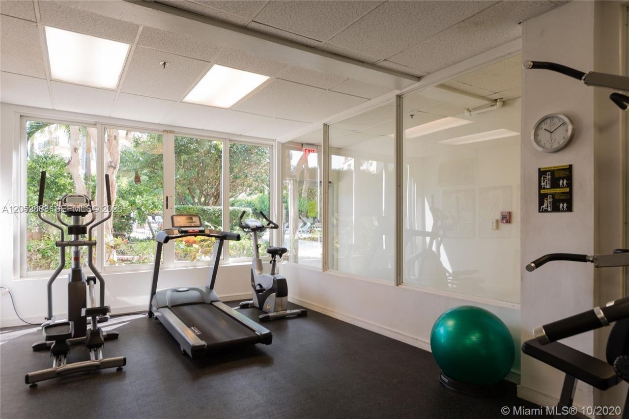 255 W 24th St , Unit 302, Miami Beach, FL 33140 Photo
