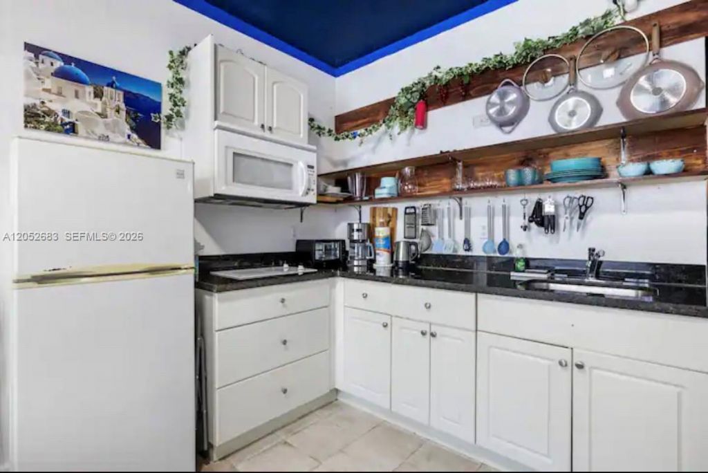 255 W 24th St , Unit 302, Miami Beach, FL 33140 Photo