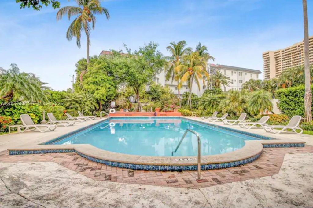 255 W 24th St , Unit 302, Miami Beach, FL 33140 Photo
