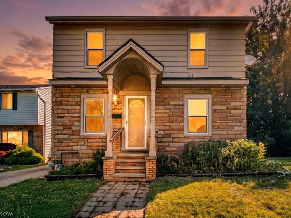 1925 Robindale Street , Wickliffe, OH 44092