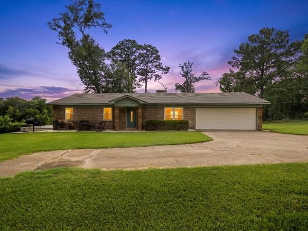 222 County Road 4850 , Winnsboro, TX 75494