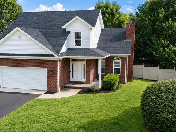 1313 James Edward Court , Bowling Green, KY 42103