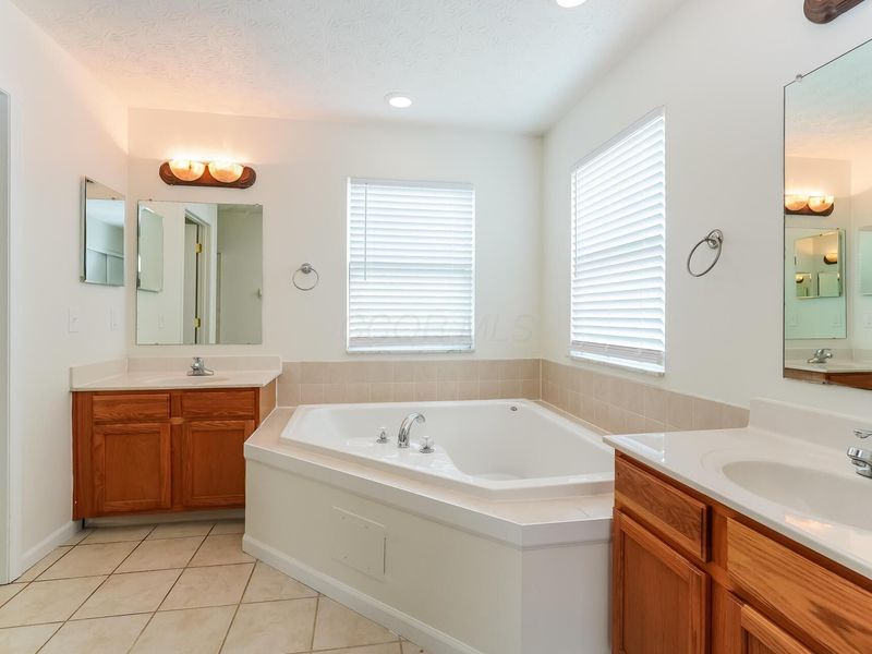 4284 Promenade Avenue , Grove City, OH 43123 Photo 11