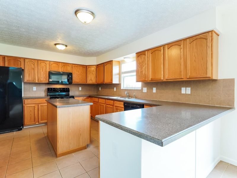 4284 Promenade Avenue , Grove City, OH 43123 Photo 7