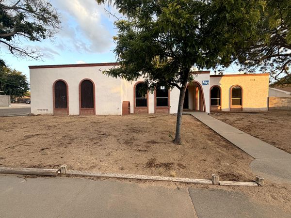 8812 Avenales Avenue NE, Albuquerque, NM 87111