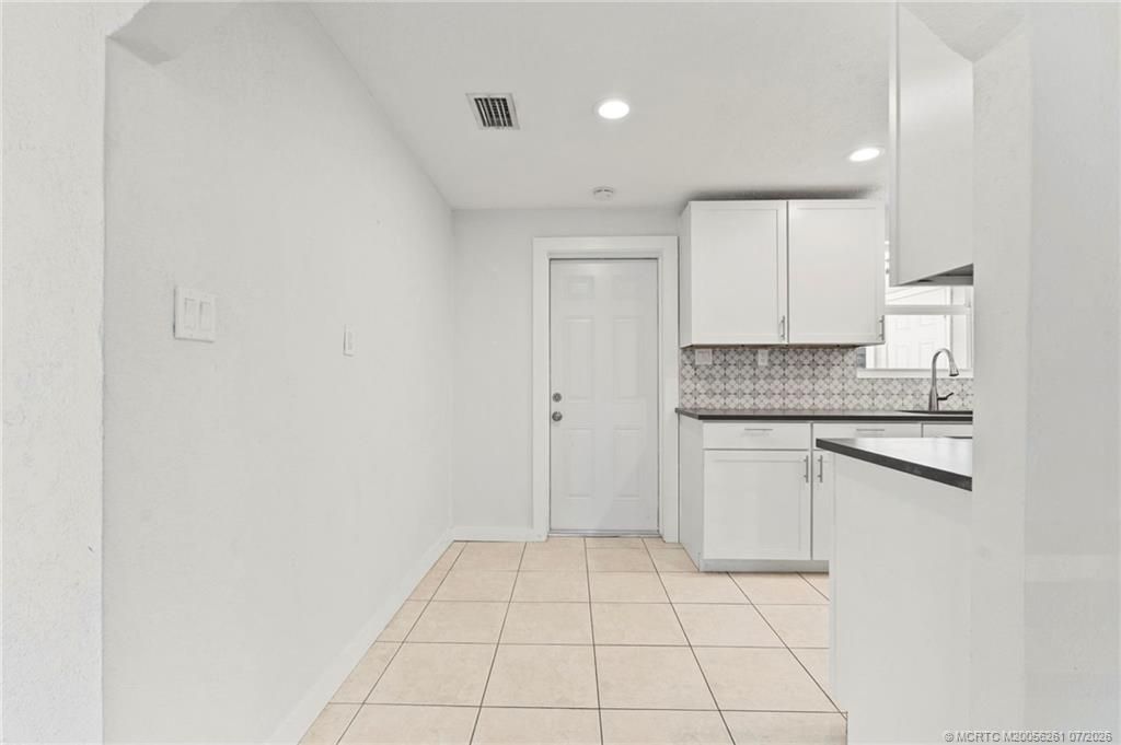 3915 SE Salerno Road , Stuart, FL 34997 Photo