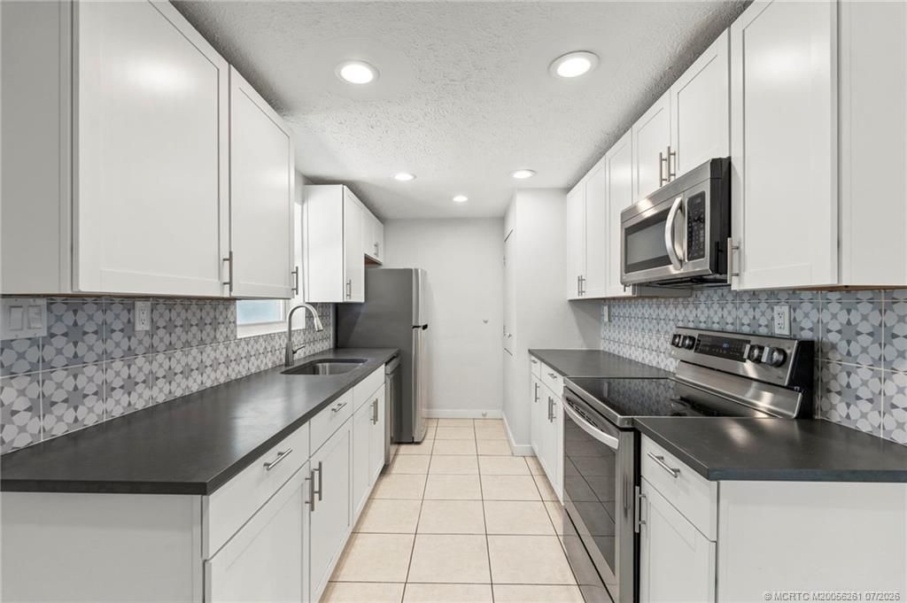3915 SE Salerno Road , Stuart, FL 34997 Photo