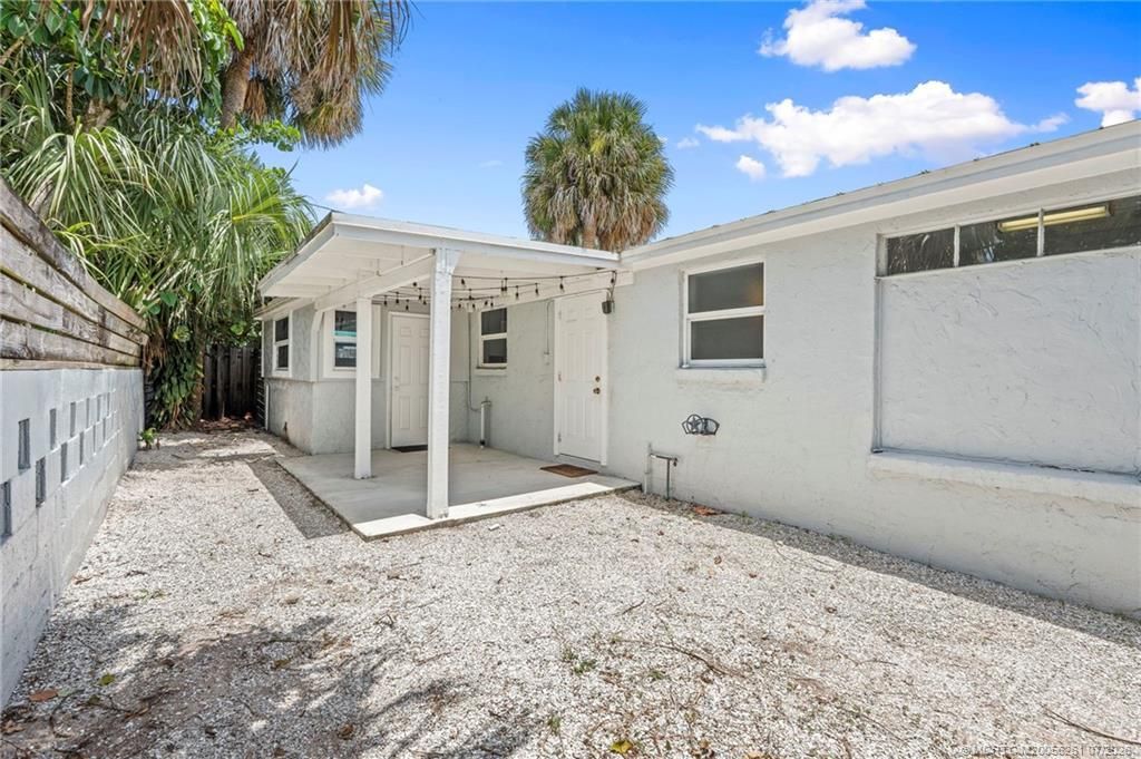 3915 SE Salerno Road , Stuart, FL 34997 Photo