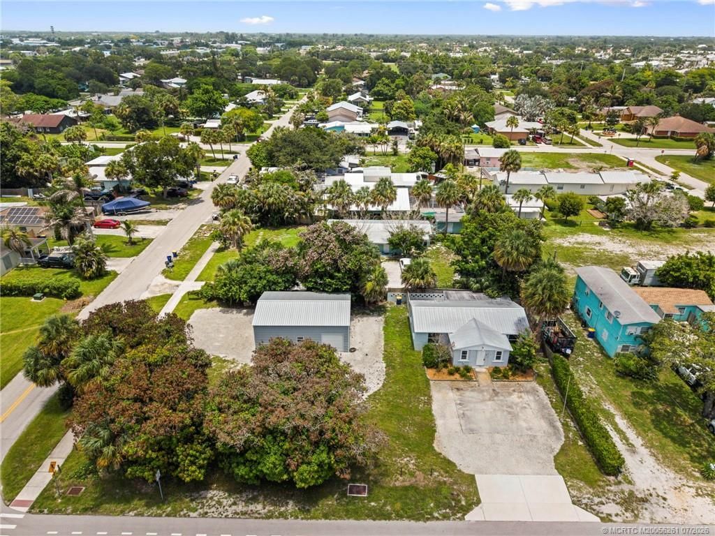 3915 SE Salerno Road , Stuart, FL 34997 Photo