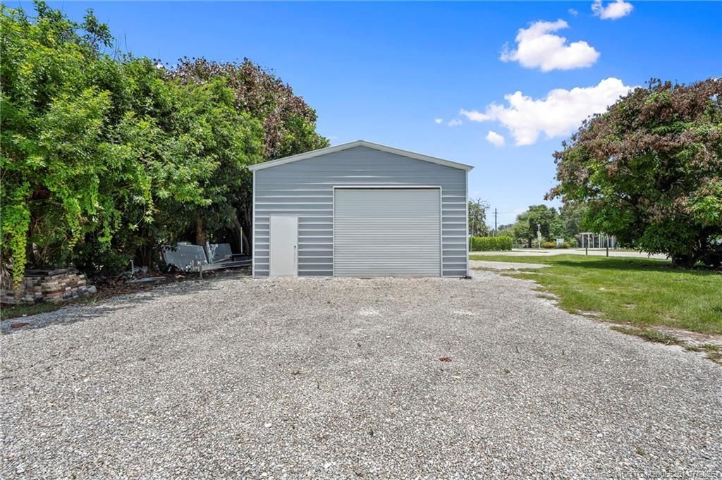 3915 SE Salerno Road , Stuart, FL 34997 Photo