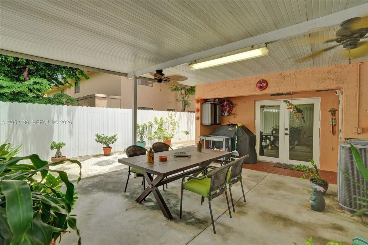 2359 W 74th St, Unit 1-104, Hialeah, FL 33016 Photo