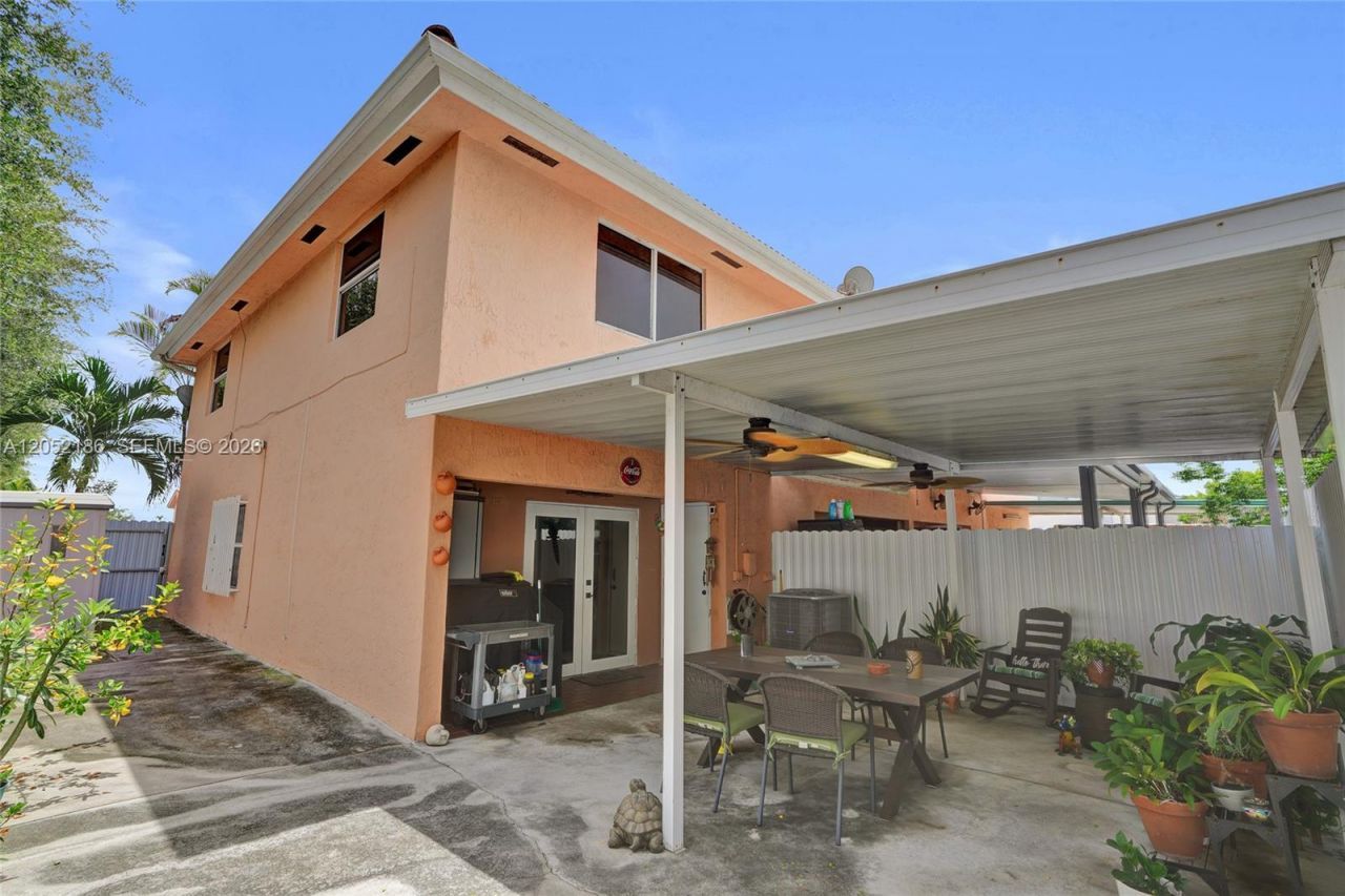 2359 W 74th St, Unit 1-104, Hialeah, FL 33016 Photo
