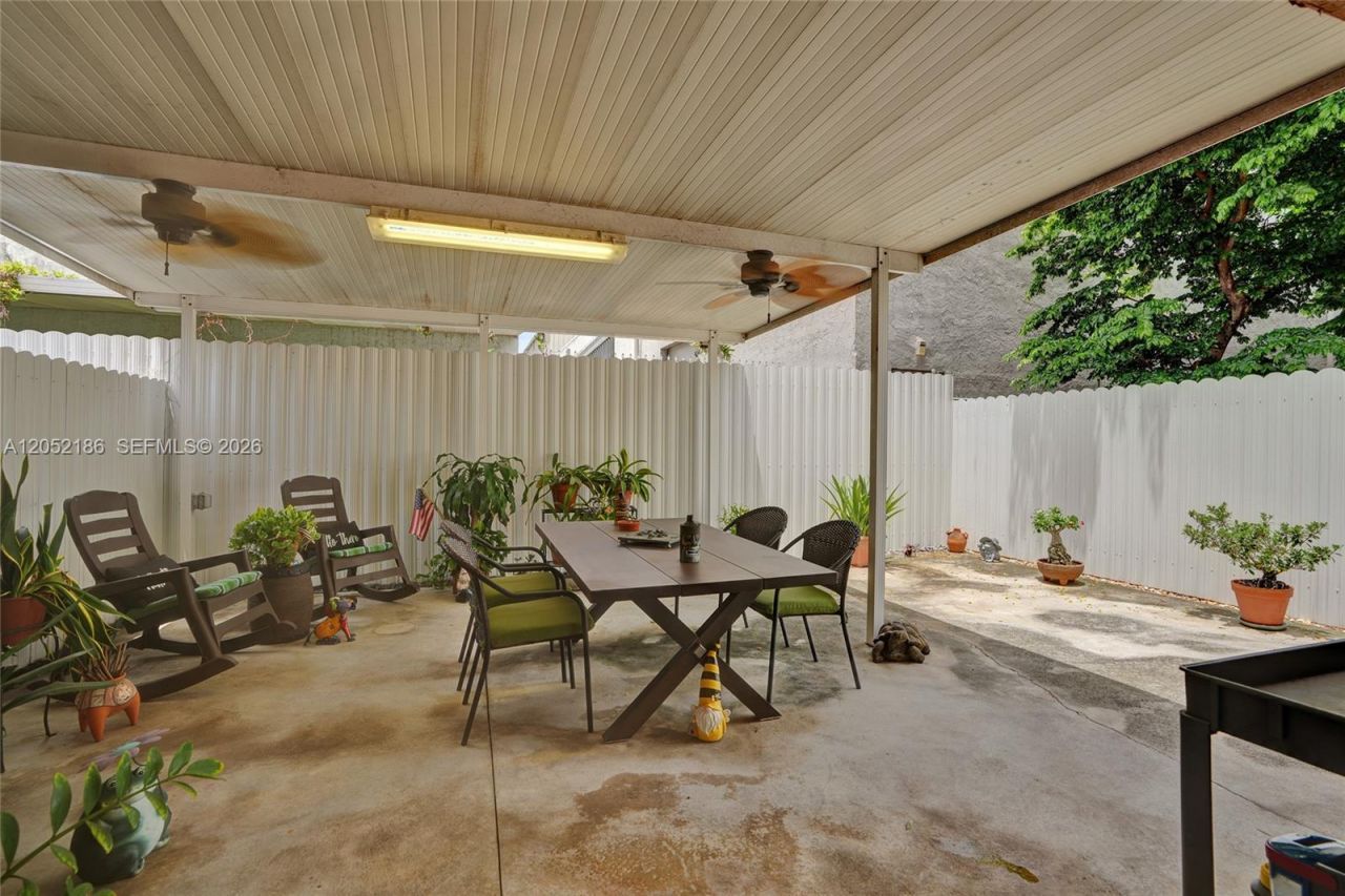 2359 W 74th St, Unit 1-104, Hialeah, FL 33016 Photo