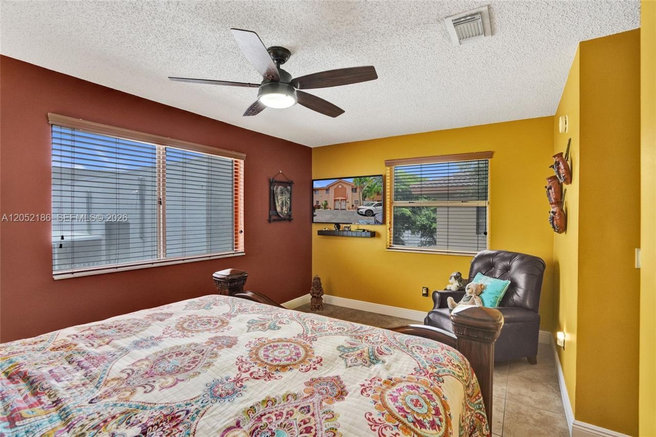 2359 W 74th St, Unit 1-104, Hialeah, FL 33016 Photo