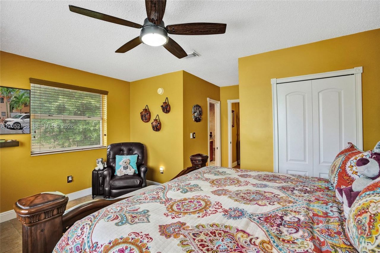 2359 W 74th St, Unit 1-104, Hialeah, FL 33016 Photo