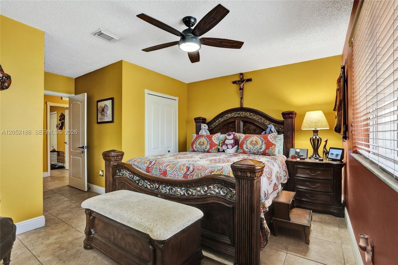 2359 W 74th St, Unit 1-104, Hialeah, FL 33016 Photo