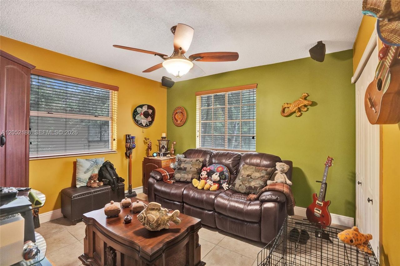 2359 W 74th St, Unit 1-104, Hialeah, FL 33016 Photo