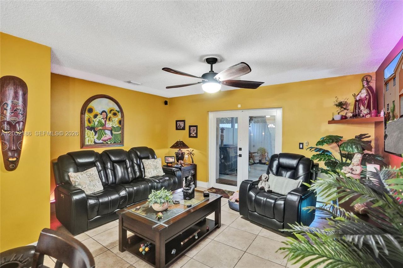 2359 W 74th St, Unit 1-104, Hialeah, FL 33016 Photo