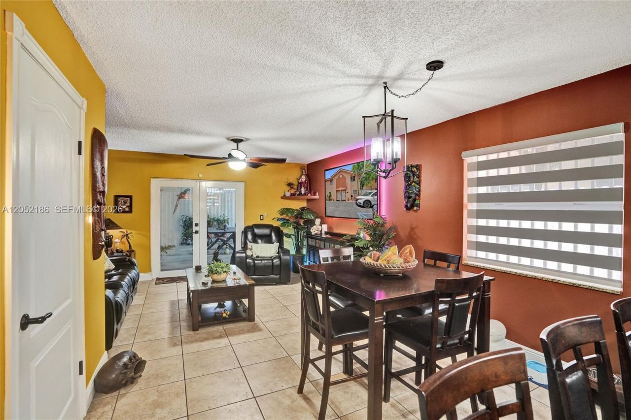 2359 W 74th St, Unit 1-104, Hialeah, FL 33016 Photo