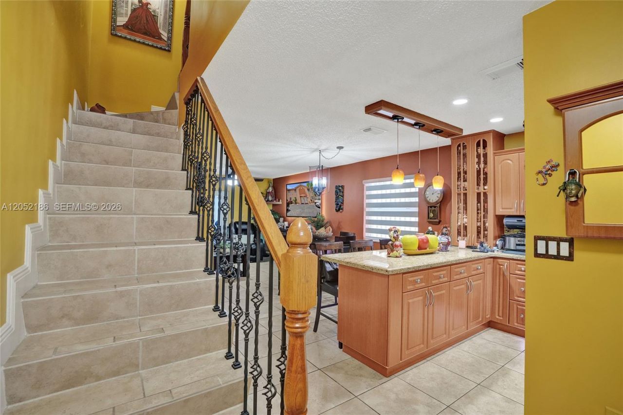 2359 W 74th St, Unit 1-104, Hialeah, FL 33016 Photo