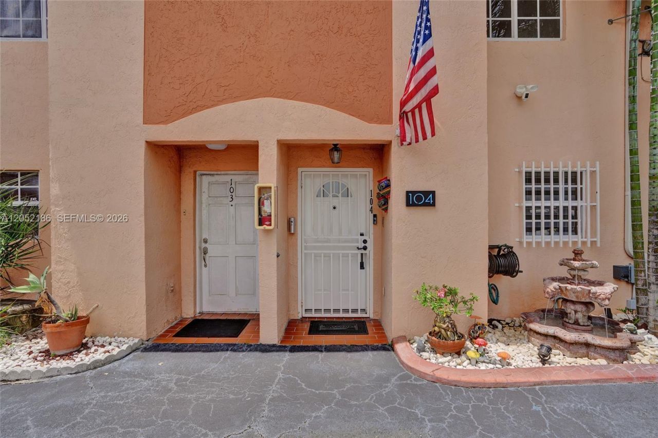 2359 W 74th St, Unit 1-104, Hialeah, FL 33016 Photo