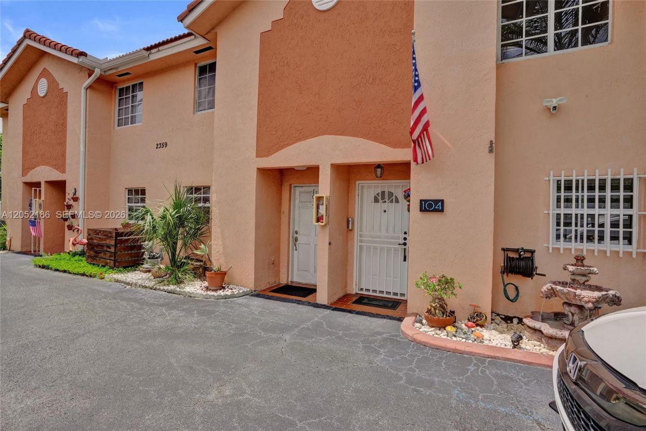 2359 W 74th St, Unit 1-104, Hialeah, FL 33016 Photo