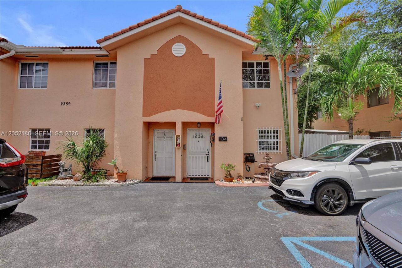 2359 W 74th St, Unit 1-104, Hialeah, FL 33016 Photo