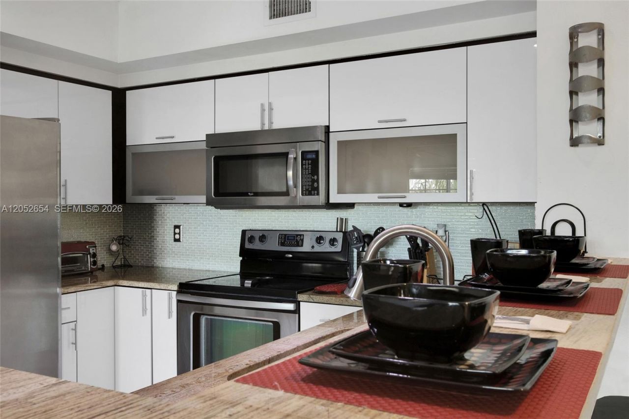 2200 E Preserve Way, Unit 304, Miramar, FL 33025 Photo