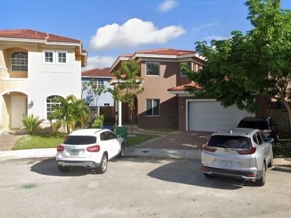 15631 SW 11th Ter, Miami, FL 33194
