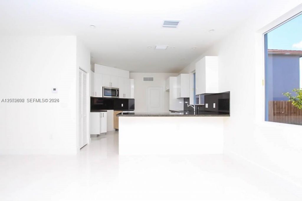 15631 SW 11th Ter, Miami, FL 33194 Photo