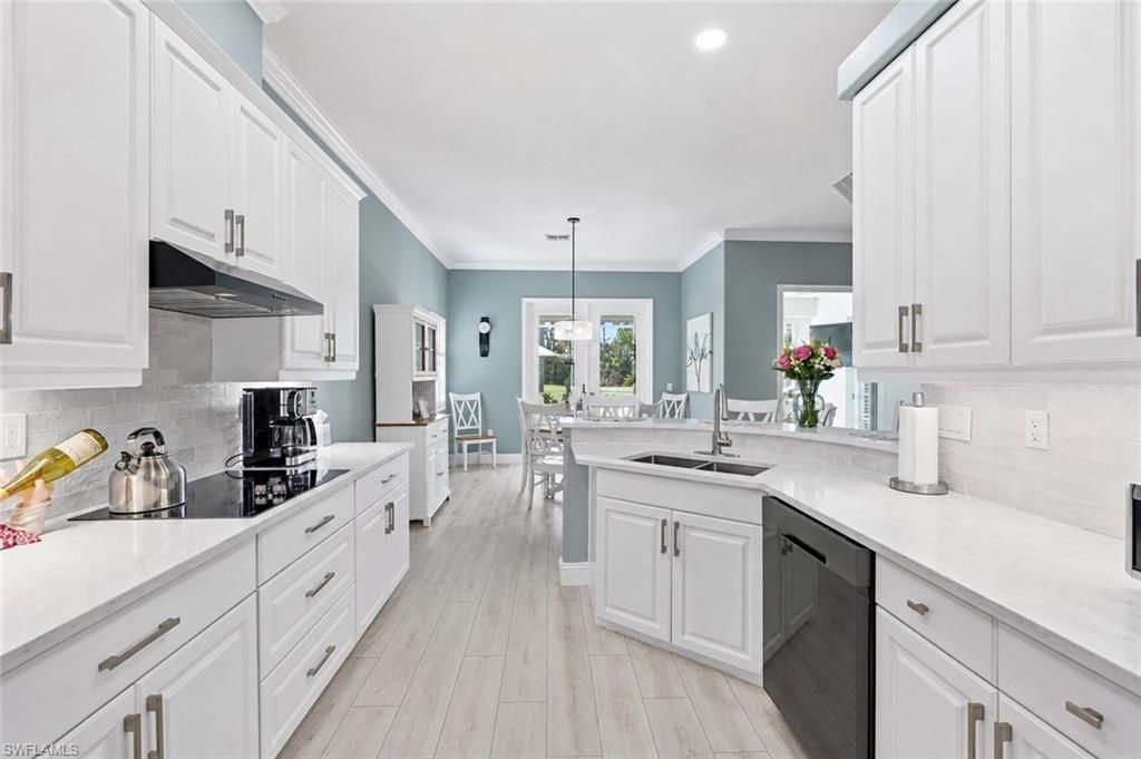 3662 Grand Cypress Dr, Naples, FL 34119 Photo