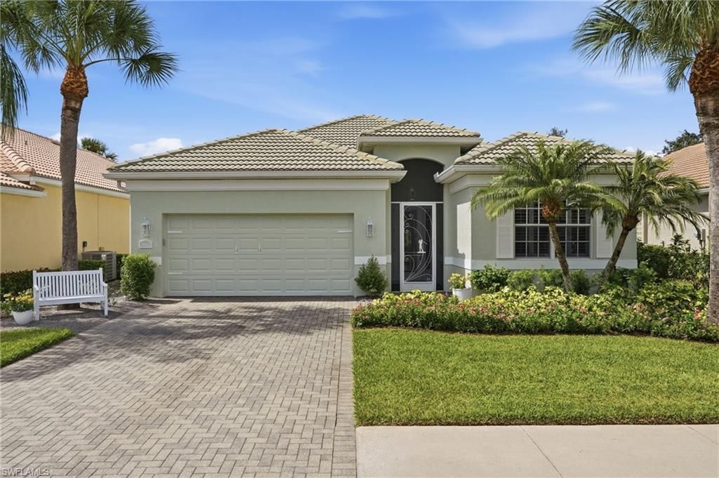 3662 Grand Cypress Dr, Naples, FL 34119 Photo