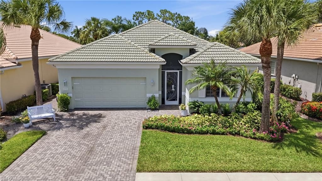 3662 Grand Cypress Dr, Naples, FL 34119 Photo
