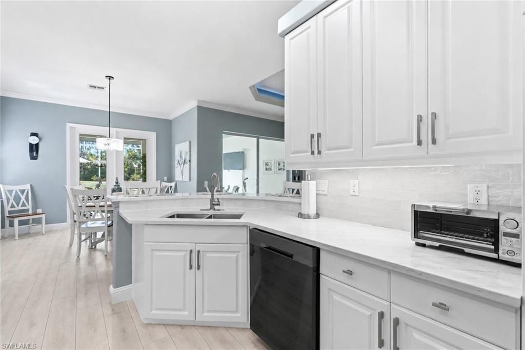 3662 Grand Cypress Dr, Naples, FL 34119 Photo