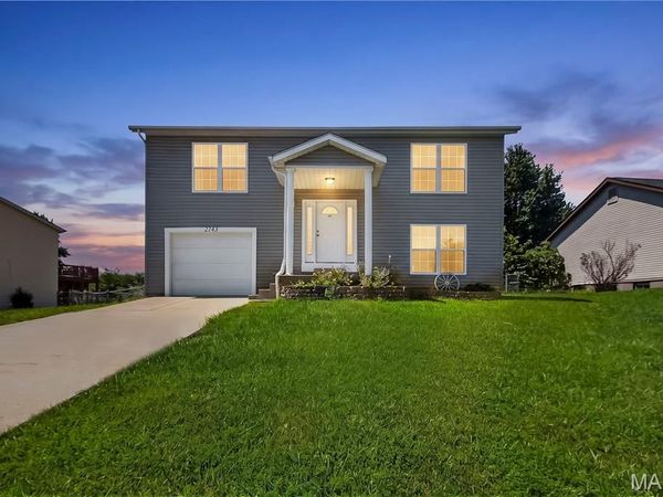2245 Pinta Drive, Warrenton, MO 63383