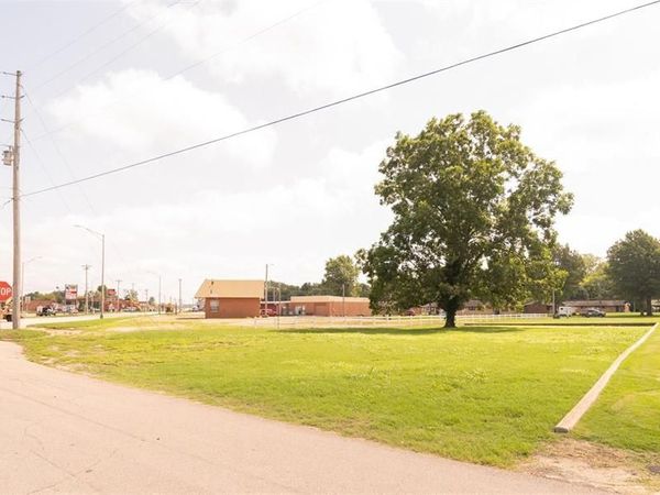 304 N E Street, Poplar Bluff, MO 63901