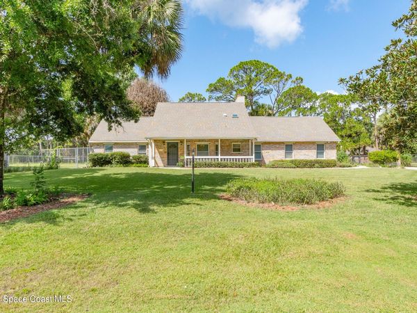 898 Havelock Avenue SW, Palm Bay, FL 32908