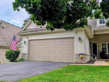 8165 Timber Trail, White Lake Twp, MI 48386