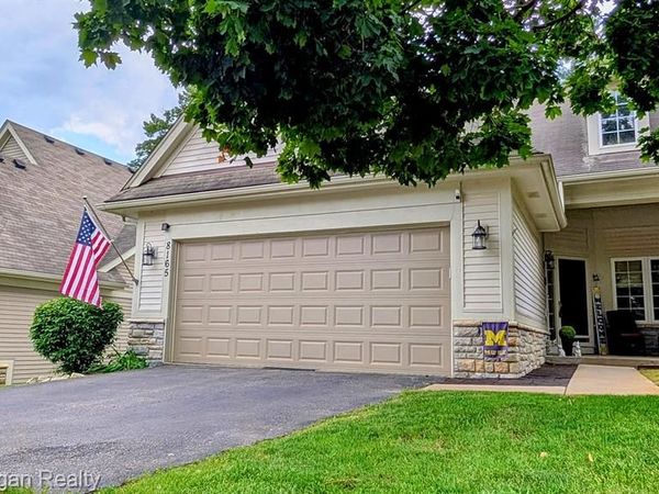 8165 Timber Trail, White Lake Twp, MI 48386