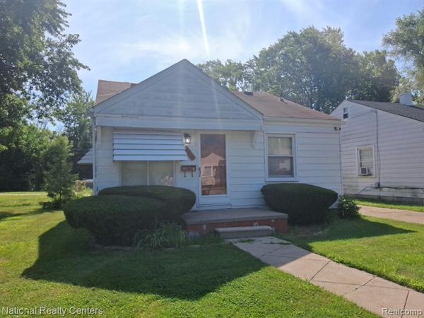 8310 Braile , Detroit, MI 48228