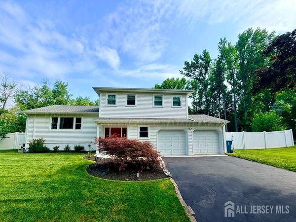 4 Dorset Way , Edison, NJ 08820