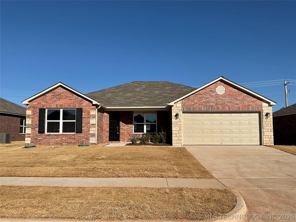 8415 E 161st Place S, Bixby, OK 74008