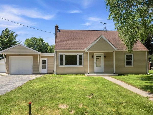 1109 11th Ave, Grafton, WI 53024