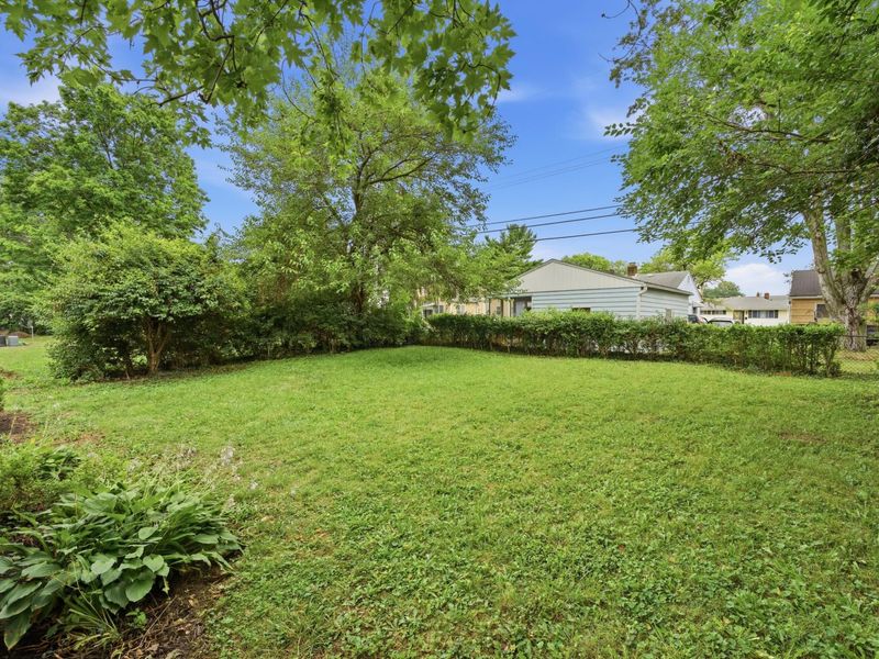 3318 Liv Moor Drive, Columbus, OH 43227 Photo 8