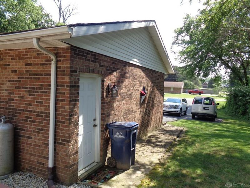 698 Lakengren Drive, Eaton, OH 45320 Photo 29