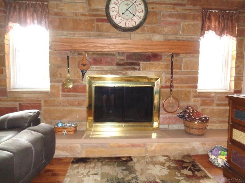 698 Lakengren Drive, Eaton, OH 45320 Photo 7
