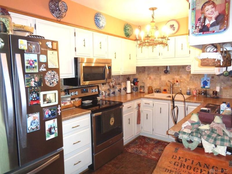 698 Lakengren Drive, Eaton, OH 45320 Photo 8