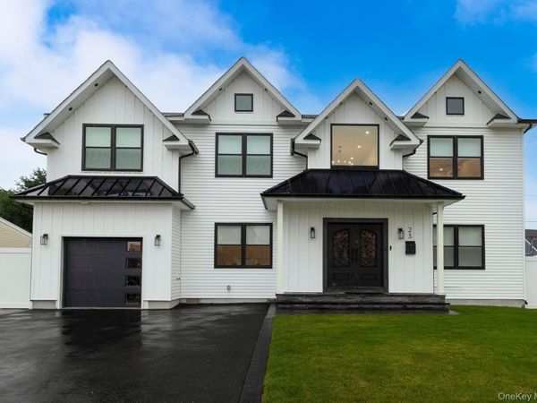23 Faith Lane , Westbury, NY 11590